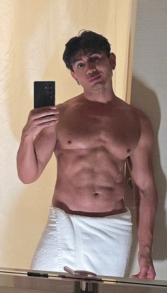 SebastianMejia performs massage in New York City, NY - 955661