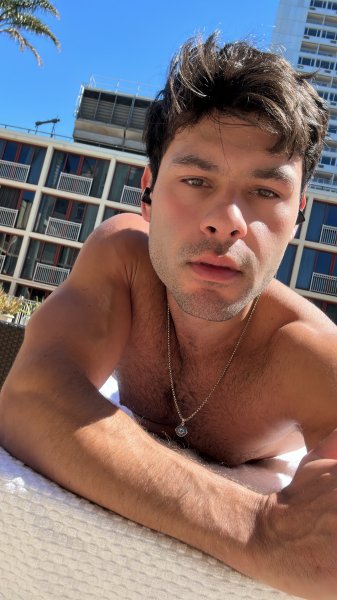 Troymies performs massage in West Hollywood, CA - 959585