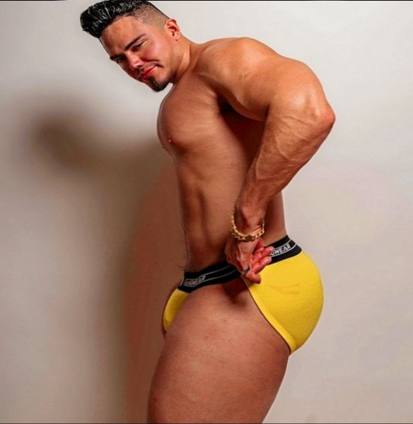 Andrewcolombia performs massage in New Haven, CT - 959048