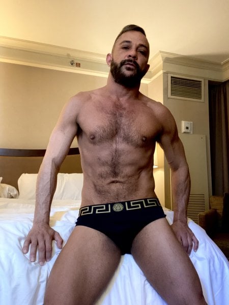 Macedo performs massage in Manhattan, NY - 963439