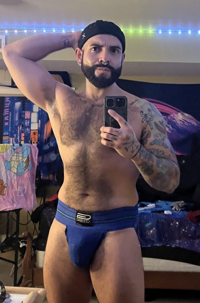 YogiiBear performs massage in Portland, OR - 986417