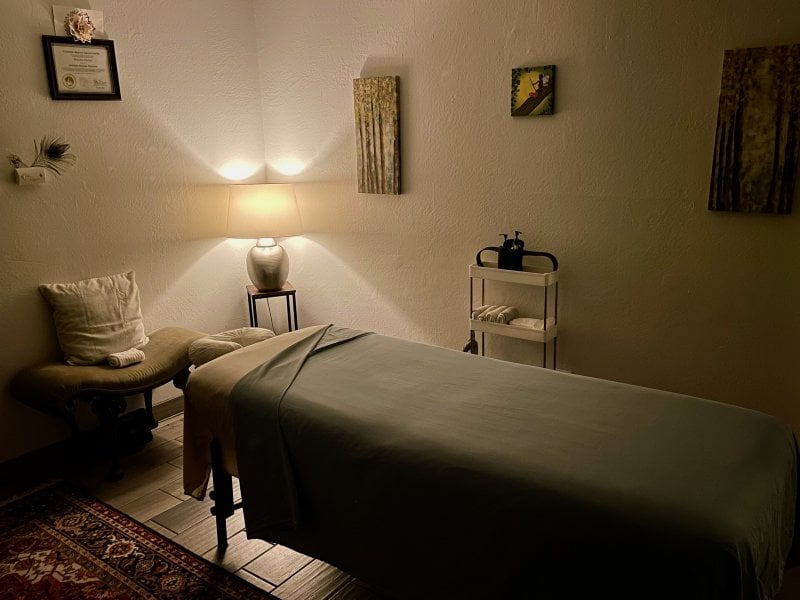 NicoMassage performs massage in Sacramento, CA - 989095