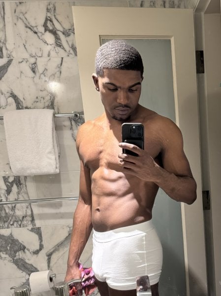 KyleXX performs massage in New York City, NY - 989359