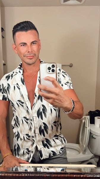 Jguyfit performs massage in West Hollywood, CA - 987685