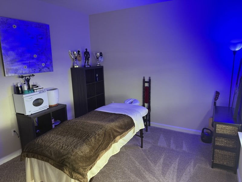 AdamDanSrq performs massage in Sarasota, FL - 992333