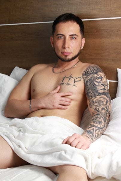 JavierXL performs massage in New York City, NY - 995355