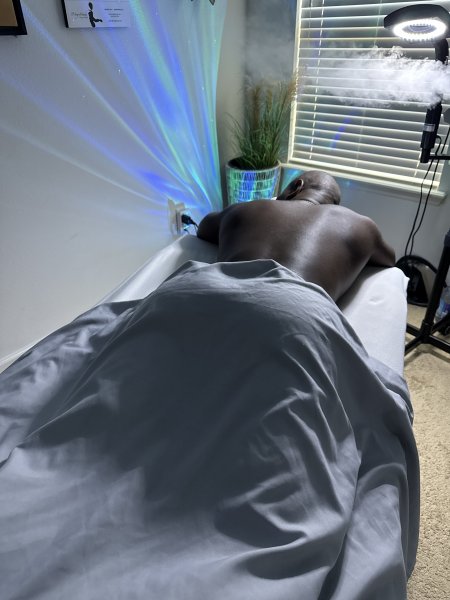 DeezHandz performs massage in Jacksonville, FL - 990921