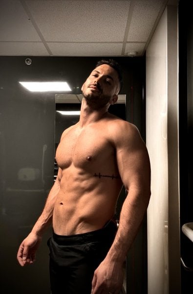 AntonioVelez performs massage in London, United Kingdom - 994715